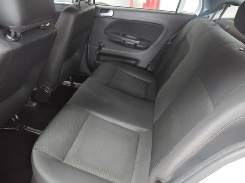 Imagen 7 de 15 de Volkswagen Gol 2017 1.6 Trendline Mt 4 P