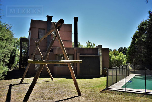 Casa En Venta En Santa María De Los Olivos
