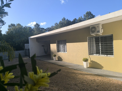 Casa Piscina Climatizada Abierta Fuera De Servicio