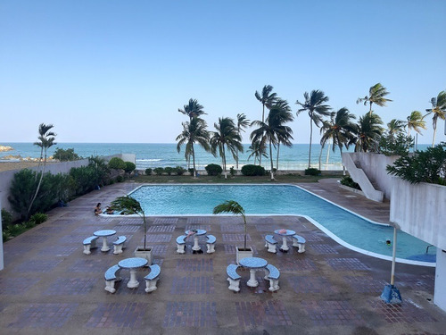 Imagen 11 de 13 de En Costa Azul Se Presenta Una Potencial Oportunidad De Un Apartamento Con Vista Y Salida Directa Al Mar.