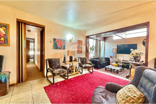 Casa 2 Pisos Amplio Terreno Con Uso Comercial