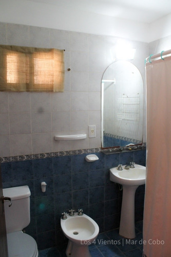 Dos Casas Frente Al Mar De Cobo Amplios Ambientes, Para 6 Y 5 Personas