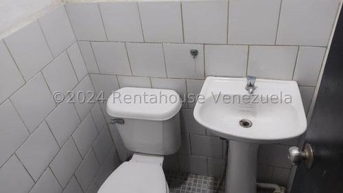 Acogedor Local Comercial En Alquiler - Urb. El Hatillo