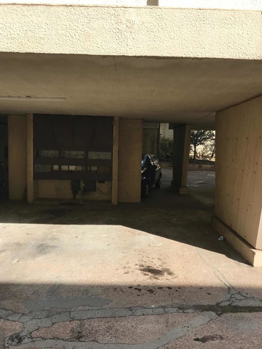 Cocheras En Avenida Italia Y Dessalines ,alquilo $3.000