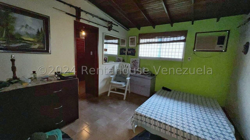 Dennymar, Vende Bella Casa En Urb Villas Tabure Cabudare