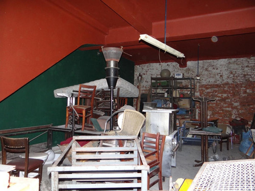 Local Comercial Próximo A Mercado Del Puerto