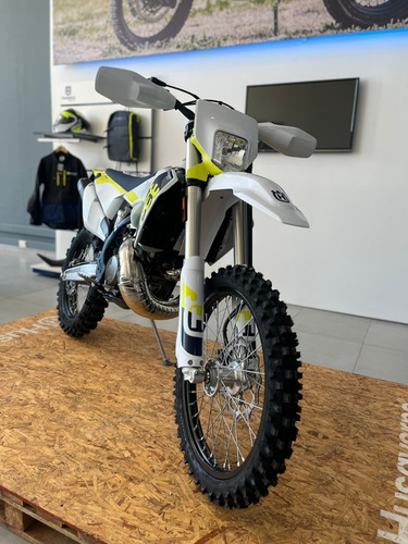 Imagen 4 de 20 de Husqvarna Te 300i Enduro 2t 2023 Ktm