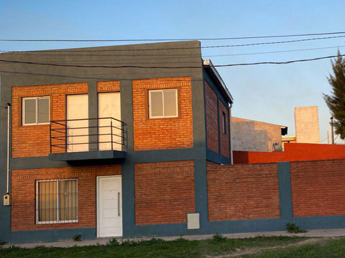 Duplex En Calle Raul Colombres Al 1600