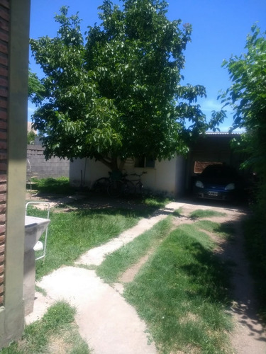 Imagen 5 de 12 de Casa Y Departamento En Barrio Balumba