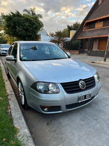 Volkswagen Bora 1.8 Highline T 180cv Cuero