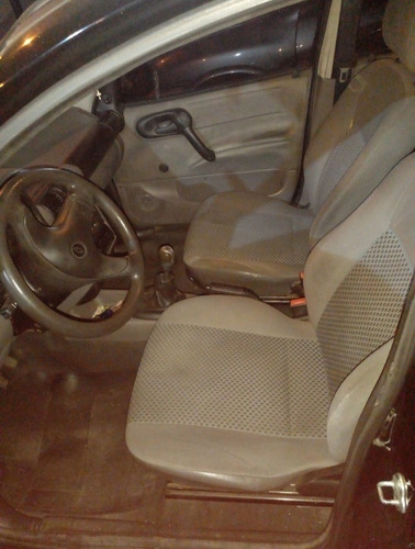 Imagem 4 de 8 de Chevrolet Classic 2010 1.0 Flex Power 4p