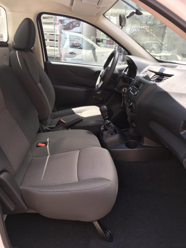Imagen 7 de 8 de Nissan Np 300 Estacas 2022