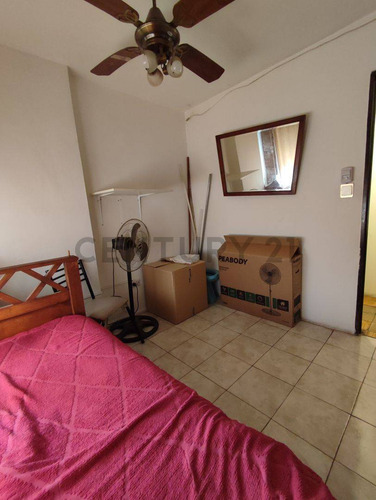 Century 21 Vende: Departamento De 2 Dormitorios En B° Centro, Santa Rosa Al 100