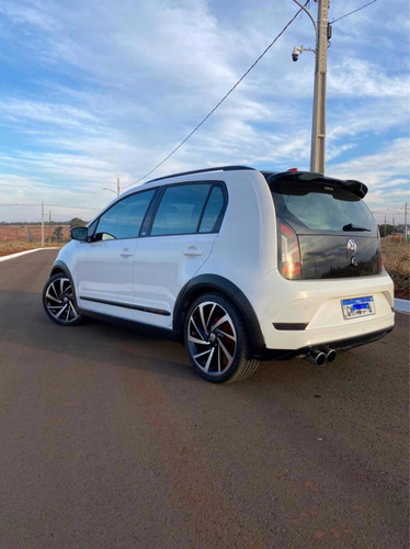 Imagem 3 de 8 de Volkswagen Up! Up Cross 170 Tsi