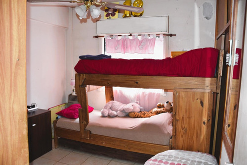 Departamento De 4 Ambientes, Amplio Y Luminoso
