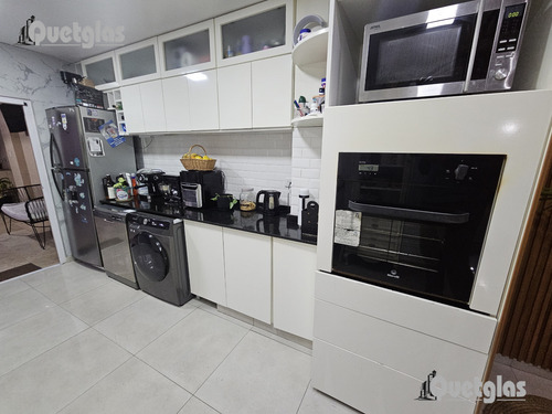 Venta Casa De 4 Ambientes, Con Garaje, Piscina Y Quincho Ap