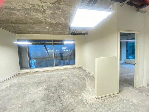 Oficina Con Privados/kitchenette/4baños/ Amplio Open Space
