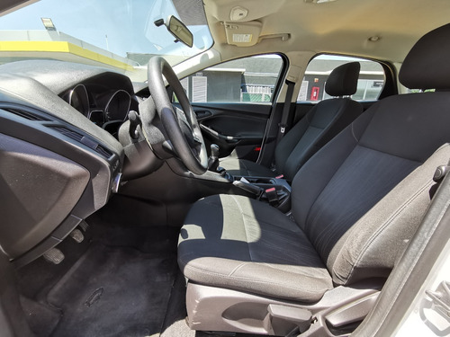 Imagen 6 de 12 de Ford Focus S Sedan 1894