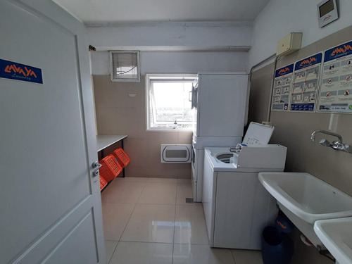 Departamento 2 Ambientes De Categoría Con Cochera En Morón Centro
