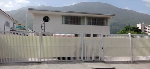Imagen 1 de 17 de Casa Comercial En Alquiler - Urb. Altamira