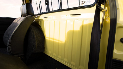 Imagem 12 de 15 de Vw Saveiro 1.8 Cl Gasolina - Amarelo Sunny (doc) - 1993