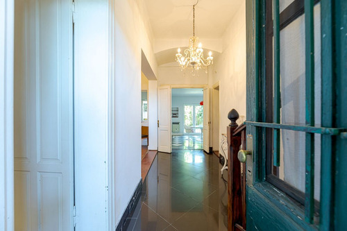 Venta/permuta Casa De 3 Dormitorios B. Parque