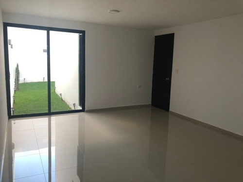 Imagen 5 de 14 de Venta,casa Grande De 6 Recamaras Y 4.5 Baños Con Jardín 40m2