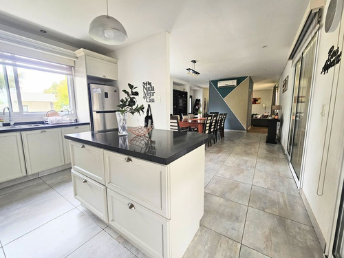 Venta Casa 6 Ambientes La Cesarina Pileta Climatiz