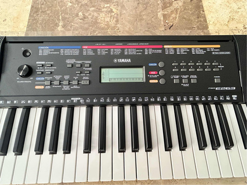 Teclado Yamaha Psr E263