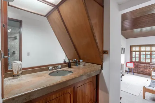 Casa En Venta En Provenza. Cod V8583