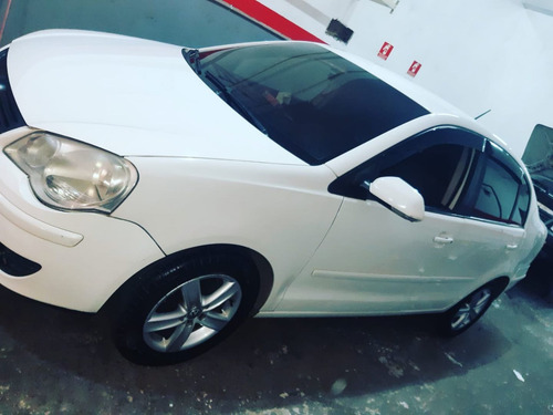 Imagem 5 de 8 de Volkswagen Polo Sedan 2012 1.6 Vht Comfortline Total Flex 4p