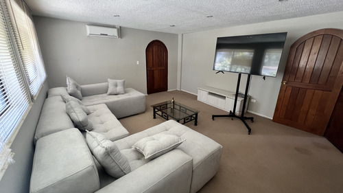 Venta De Espectacular Propiedad En Pirque. Gran Casona, Ubic