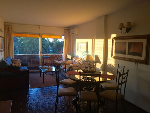 Apartamento En Peninsula, 2 Dormitorios *- Ref: 836