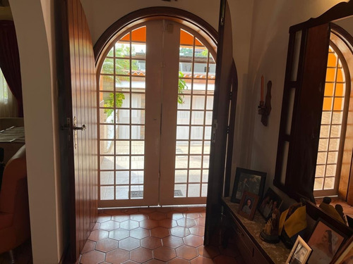 Imagen 2 de 26 de Se Vende Casa En Santa El Cafetal 480m2, Calle Cerrada.