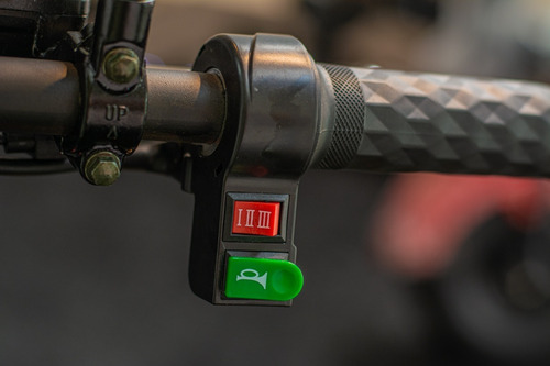 Imagem 6 de 8 de Scooter Elétrica