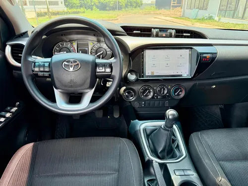 Toyota Hilux 2.7 Gasolina 4x4