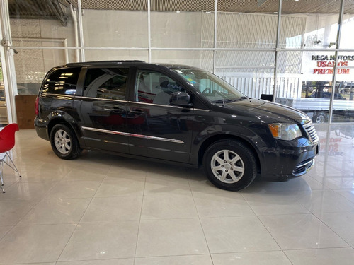 Imagen 5 de 15 de Chrysler Town & Country 2011