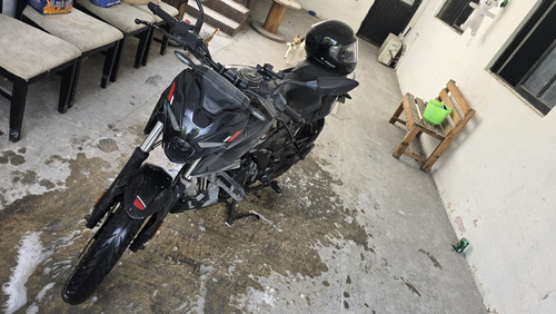 Motocicleta Bajaj Pulsar N250 2023