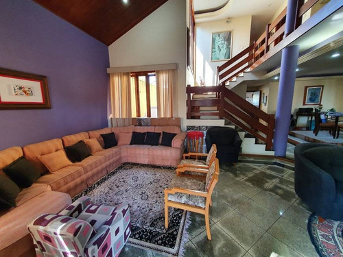 Imagem 2 de 24 de Casa De Dois Pavimentos Com Excelente Planta Em Num Dos Bairros Mais Tranquilos De Vitória - Es - So0002_imv