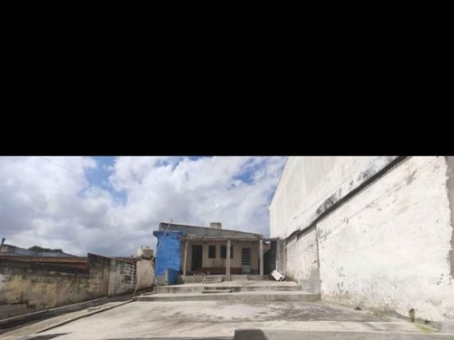 Casa Grande Com 3x Quartos.