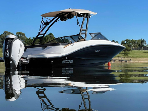 Lancha Victoria Valentino 212 Con Evinrude 150 G2 Año2023