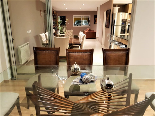 Vendo Calido Hogar De 3 Dor. En Manantiales-solares!!! Cocina De Tus Sueños!