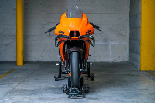 New Original New 2022 Ktms Sportbike Motorcycle Rc 8c