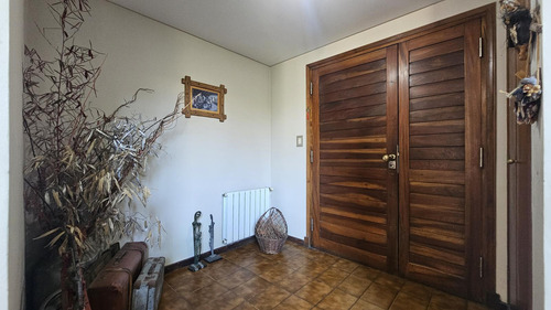 Venta - Chalet Siete Ambientes Con Piscina Y Parque Perimetral - Santa Monica