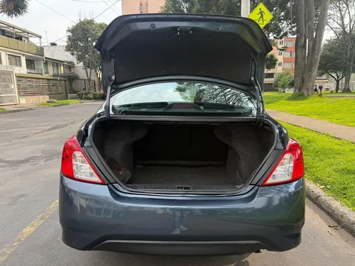 Nissan Versa 1.6 Advance