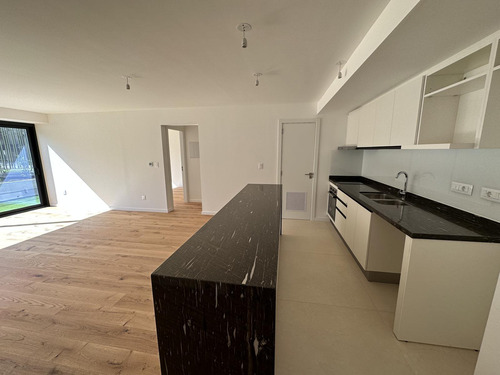 Venta Apartamento Dos Dormitorios Tres Baños Malvín Patio Exclusivo Soleado