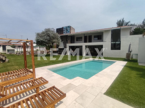 Casa En Venta En Morelos, Fraccionamiento Lomas De Cocoyoc