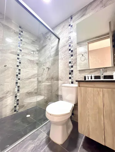 Amplio Apartamento En Laureles.