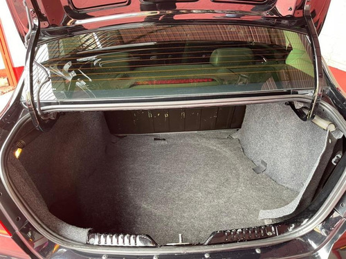 Volkswagen Voyage 1.6 Mb5 Flex Ano: 2018 Preto Completo