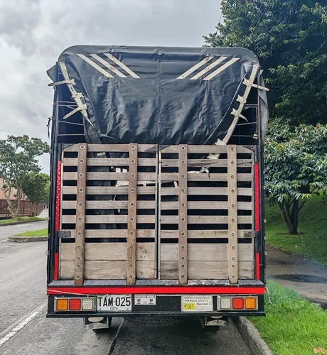 Chevrolet Nhr Estacas 2771 Cc Diésel M/t 2014